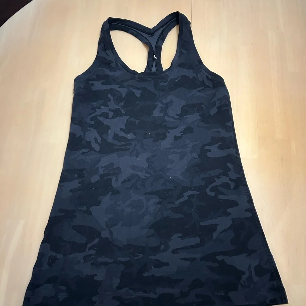 Lululemon tank top - Picture 3 of 4